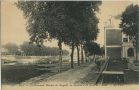 Carte postale ancienne - Dax - Établissement Thermal des Baignots, la Terrasse et les Bords de l'Adour.