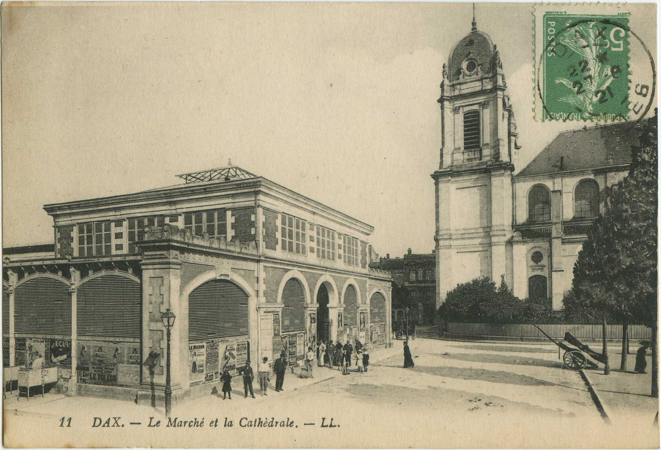 Dax - Le Marché et la Cathédrale.