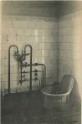 Carte postale ancienne - Dax - Établissement Thermal des Baignots, Bains de siège avec douches