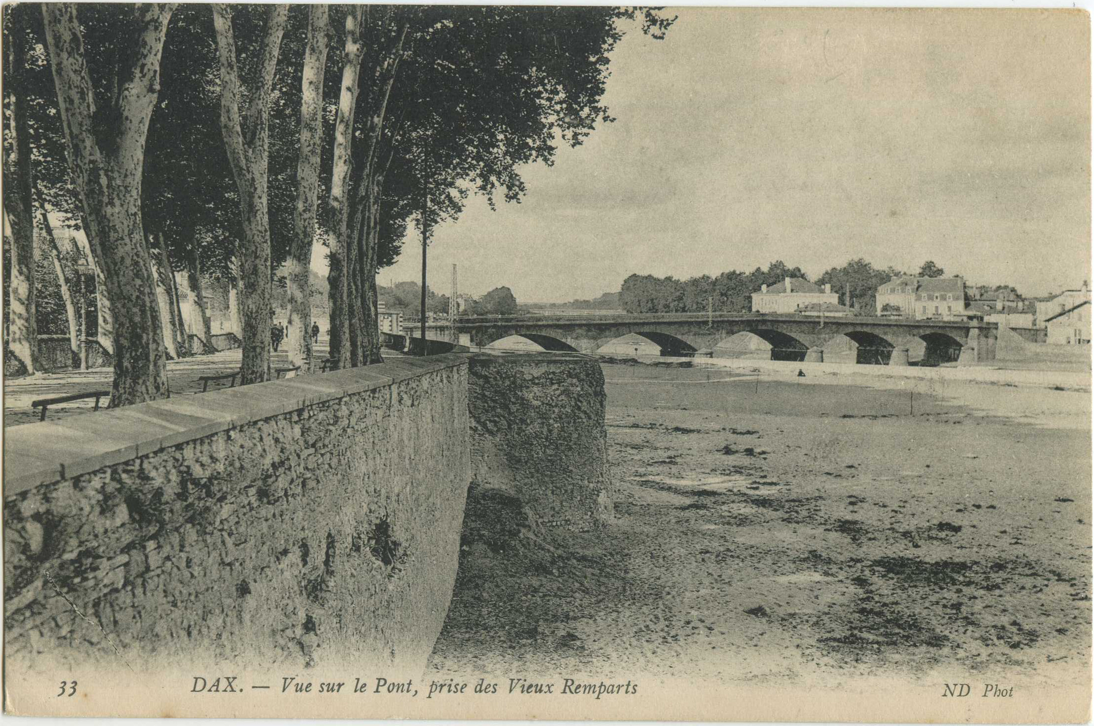 Dax - Vue sur le Pont, prise des Vieux Remparts