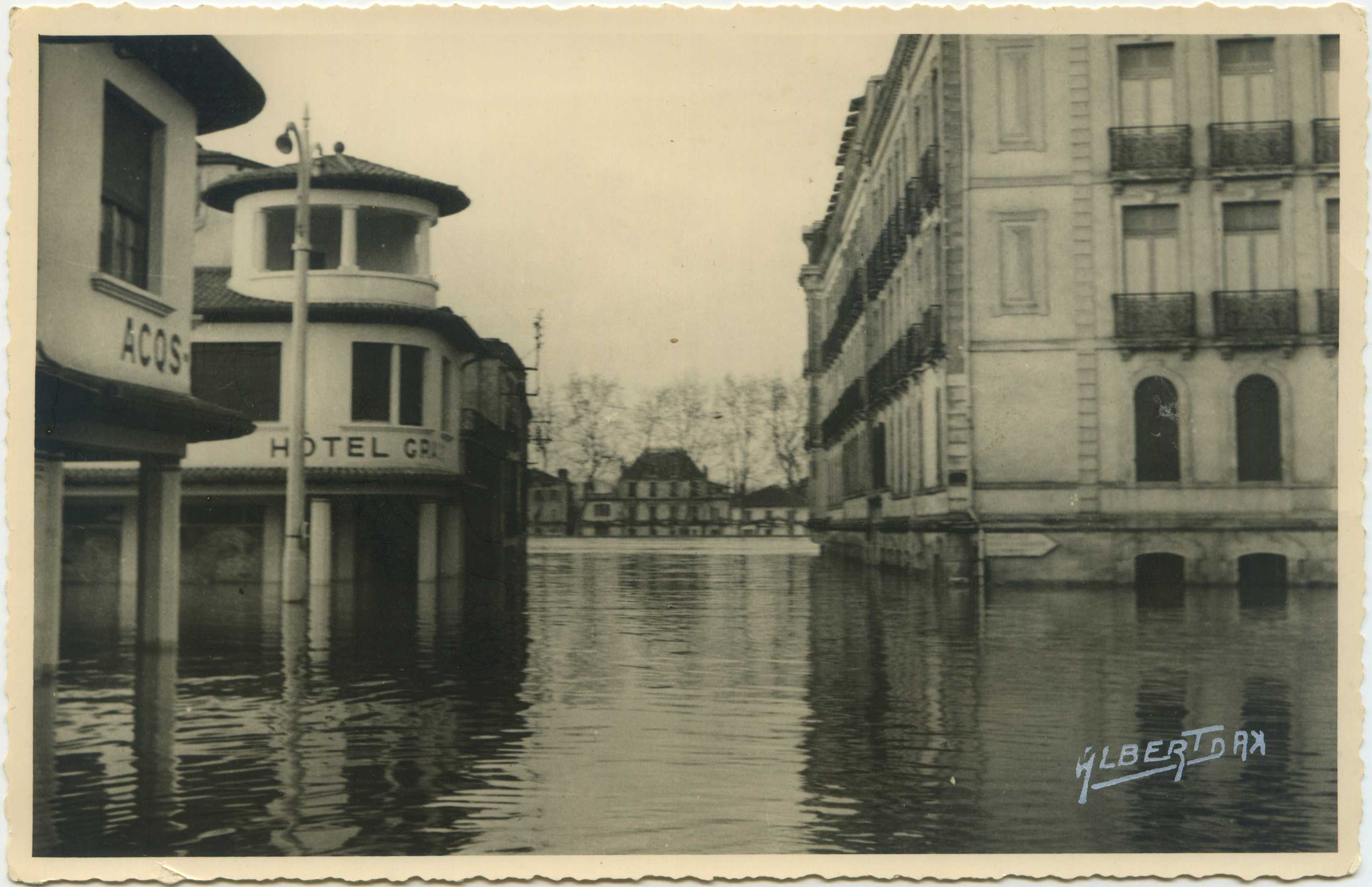 Dax - Photo - Crue de 1952 - L'hôtel Graciet et les Grands Thermes