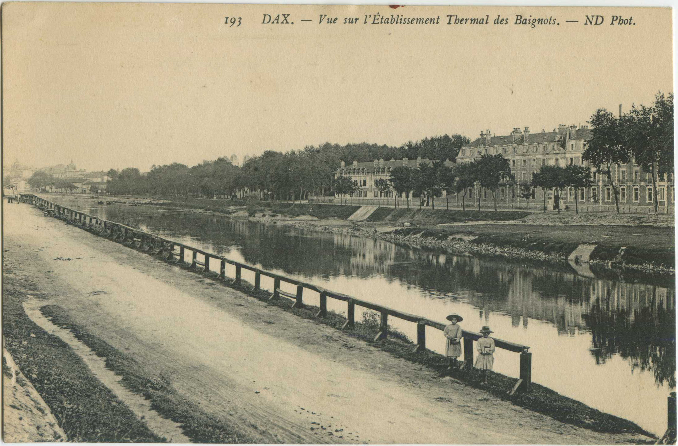 Dax - Vue sur l'Établissement Thermal des Baignots.