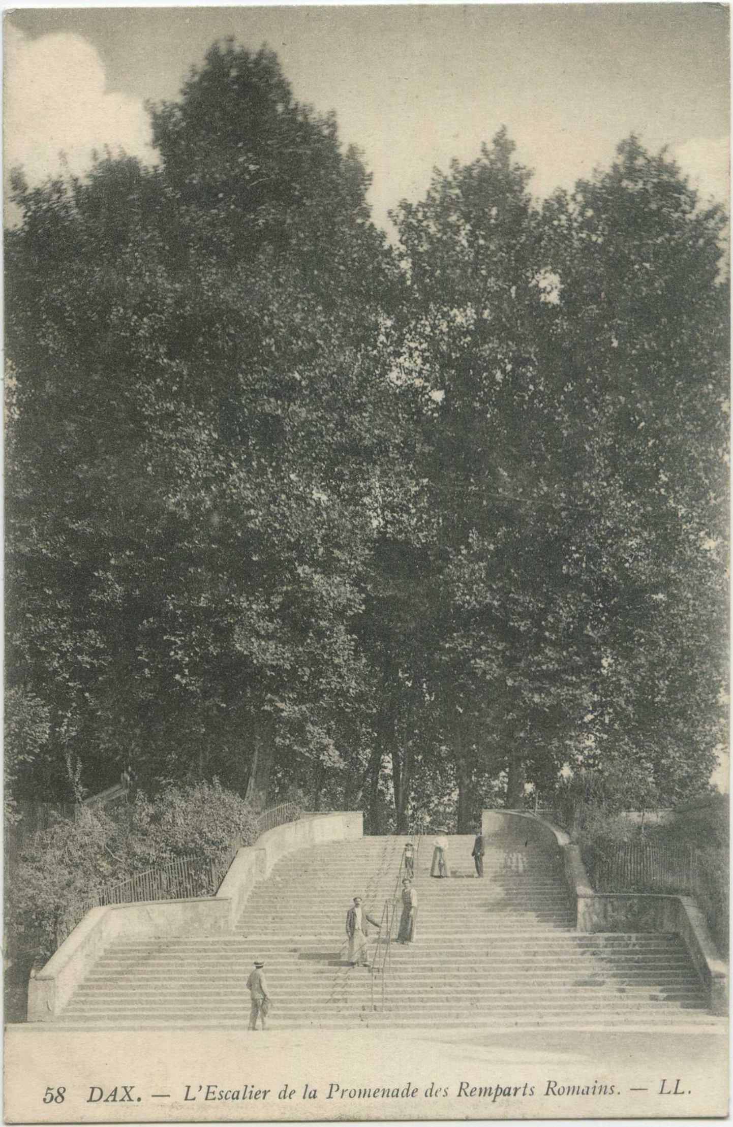 Dax - L'Escalier de la Promenade des Remparts Romains.