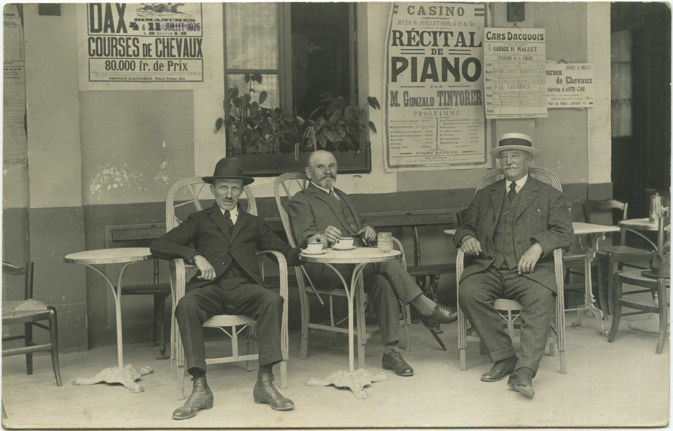 Dax - Carte-photo - Café de l'établissement thermal des Baignots (1926 ou 1927)