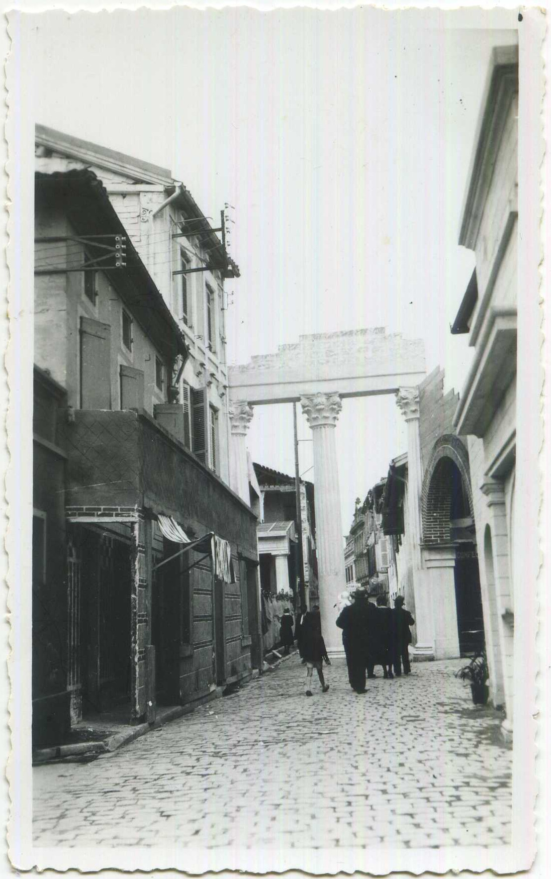 Dax - Photo - Commémorations du bimillénaire de la station thermale (5 juin 1933) - Une rue