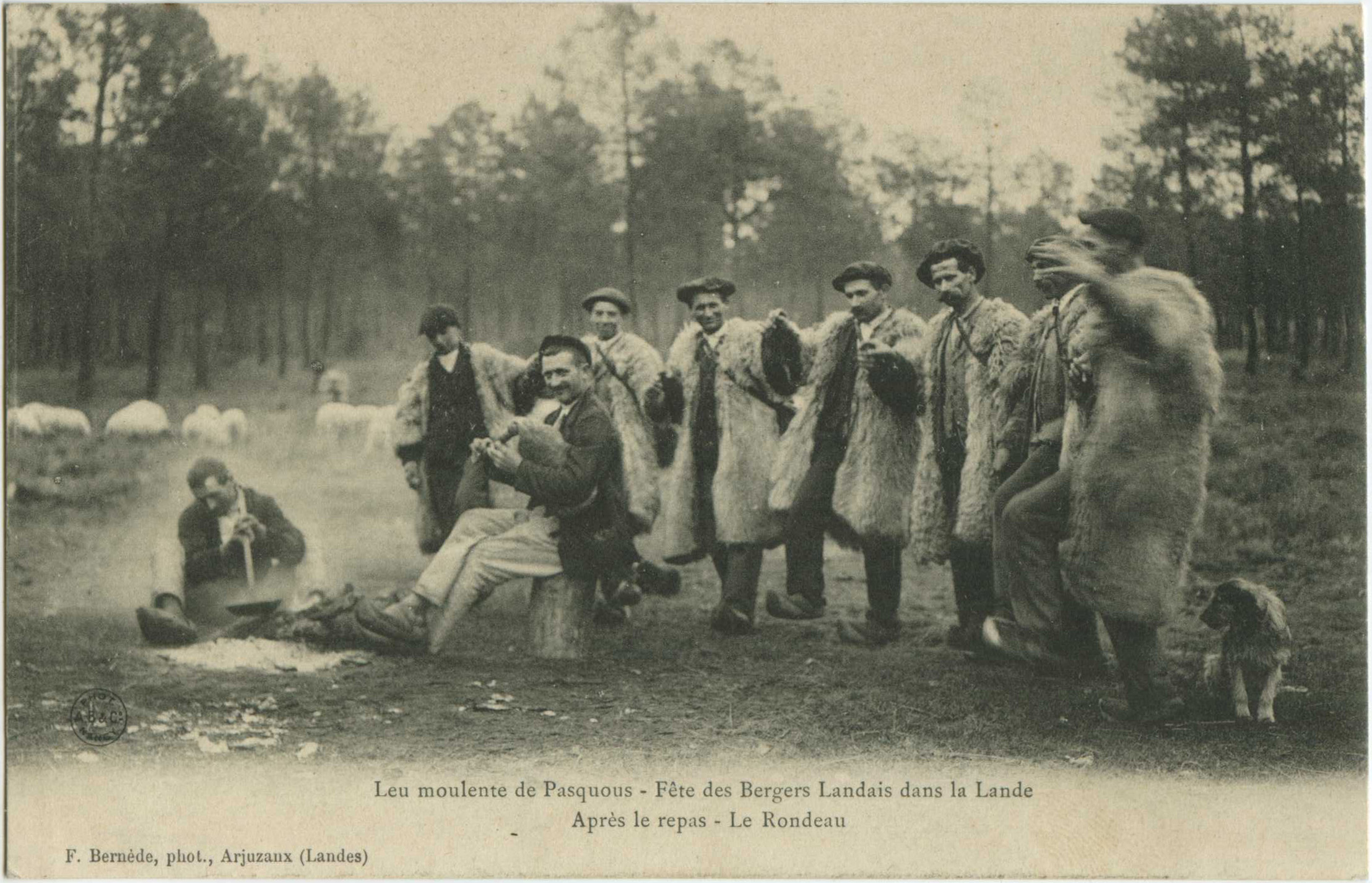 Landes - Leu moulente de Pasquous - Fête des Bergers Landais dans la Lande - Après le repas - Le Rondeau