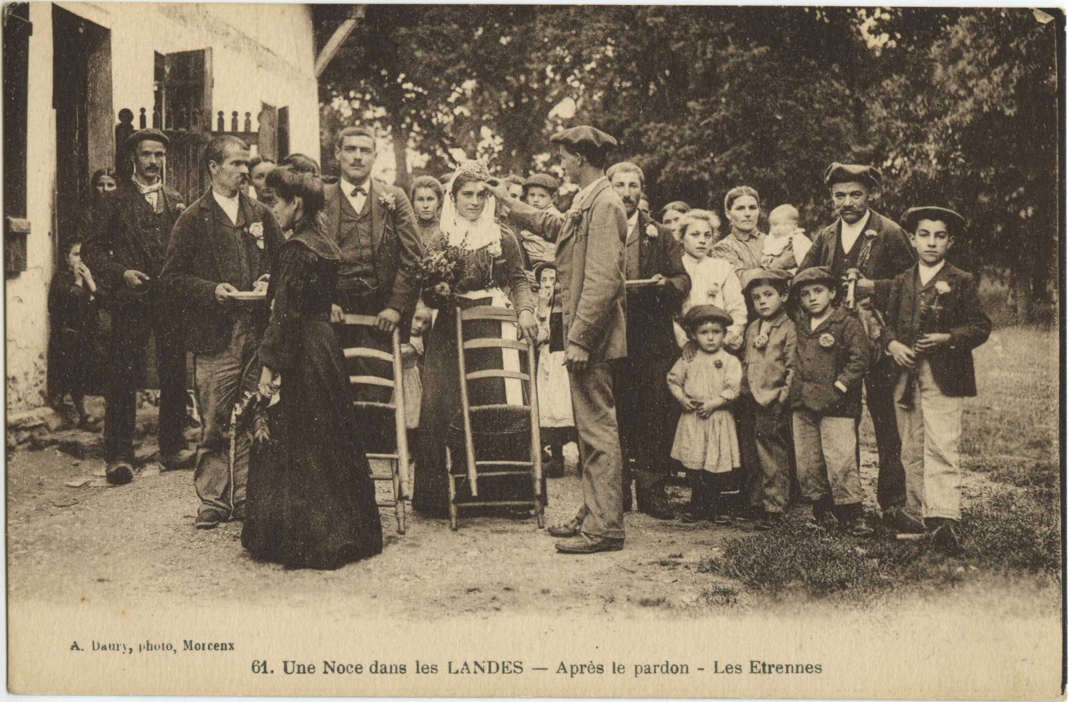 Landes - Une Noce dans les LANDES - Après le pardon - Les Etrennes