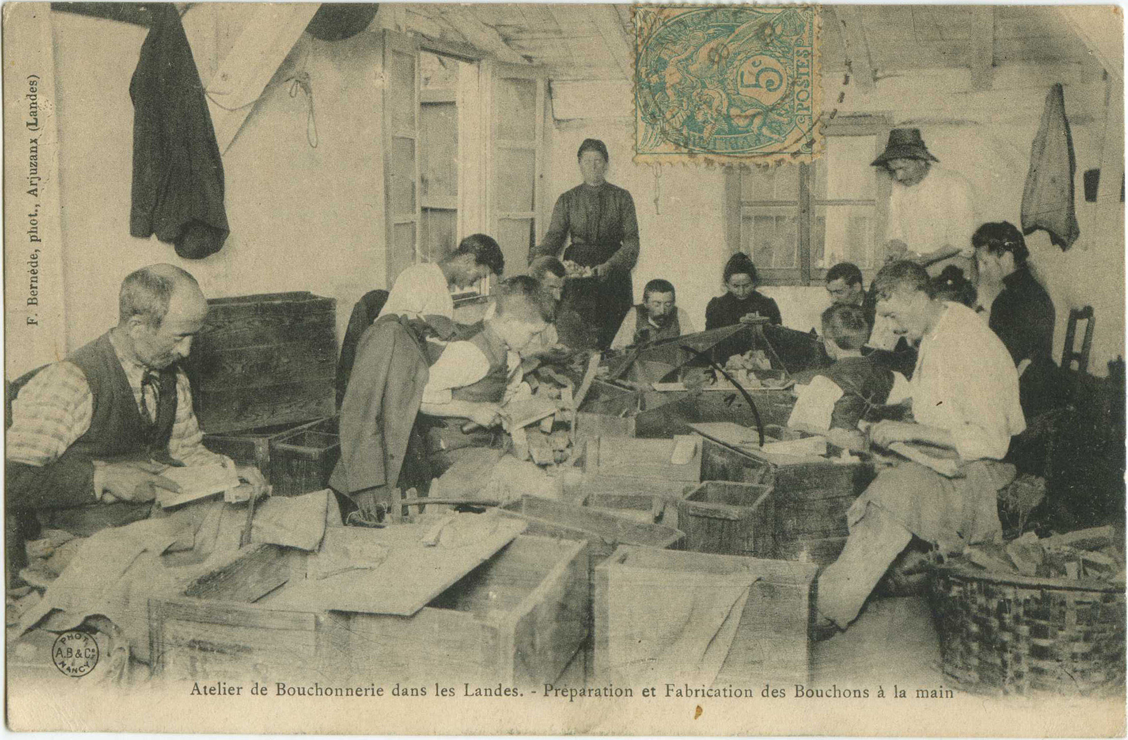 Landes - Atelier de Bouchonnerie dans les Landes - Préparation et Fabrication des Bouchons à la main