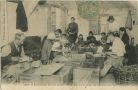 Carte postale ancienne - Landes - Atelier de Bouchonnerie dans les Landes - Préparation et Fabrication des Bouchons à la main