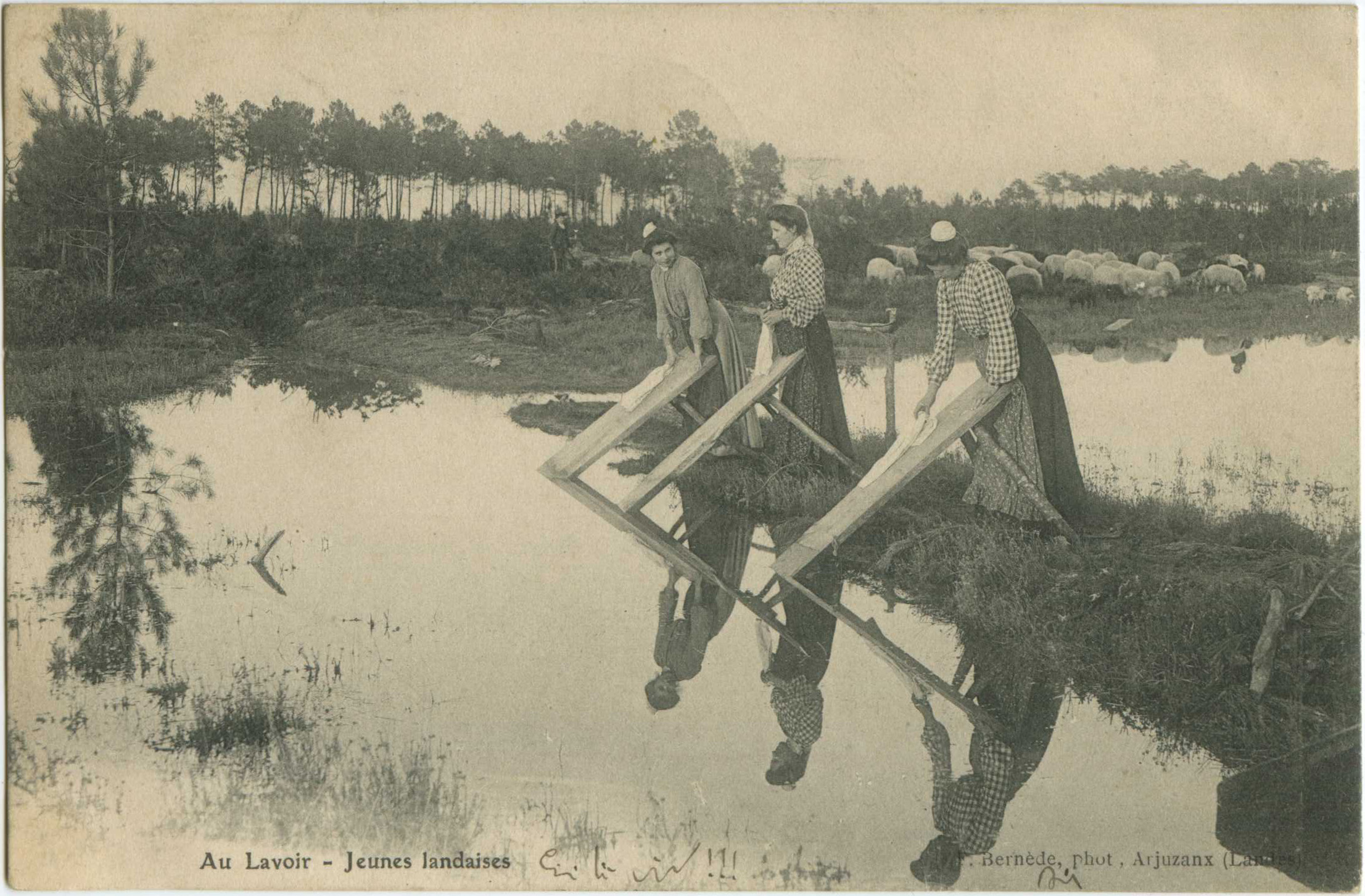 Landes - Au Lavoir - Jeunes landaises