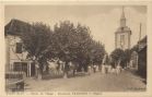 Carte postale ancienne - Escos - Entrée du Village - Restaurant PACHEBAT et l'Eglise