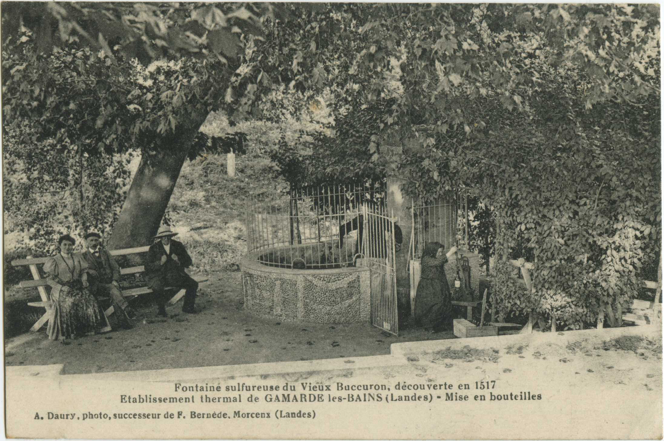 Gamarde-les-Bains - Fontaine sulfureuse du Vieux Buccuron, découverte en 1517 - Etablissement thermal de GAMARDE les-BAINS - Mise en bouteilles