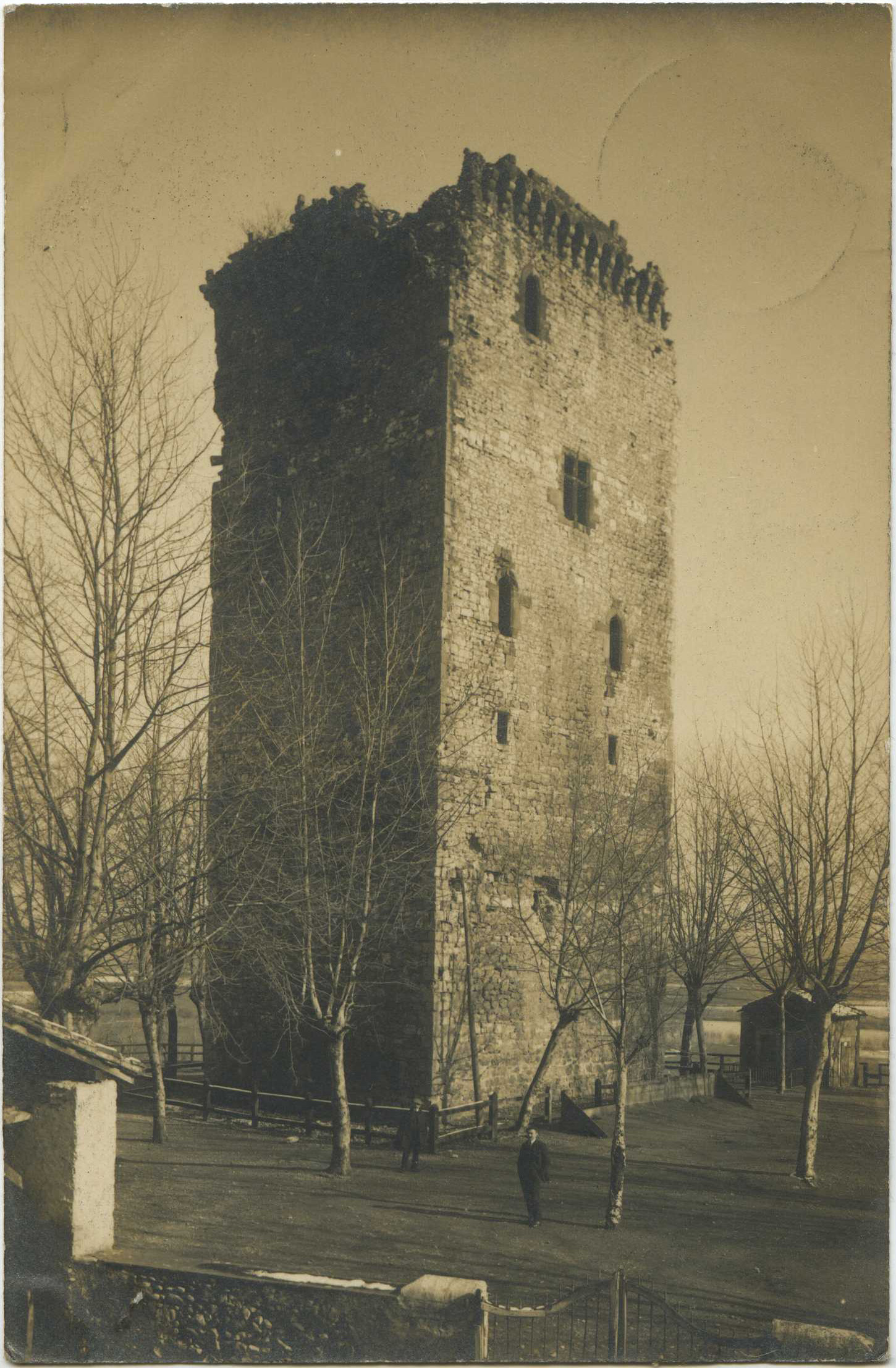 Labastide-Villefranche - Carte photo - La tour (peut-être en 1919)