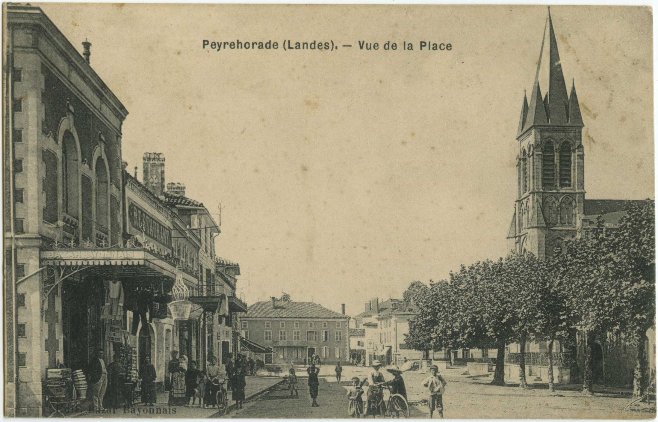 Peyrehorade - Vue de la Place