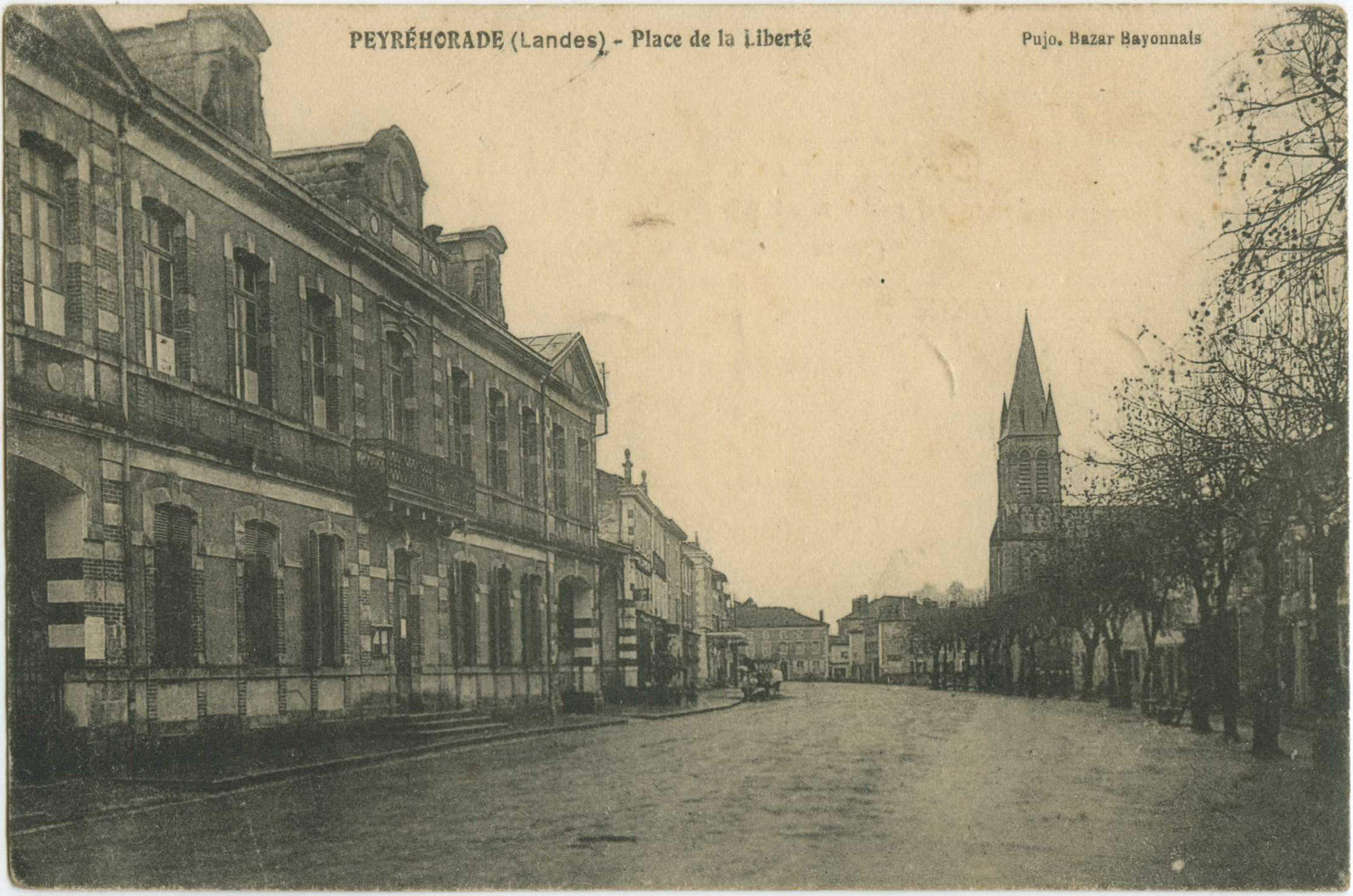 Peyrehorade - Place de la Liberté