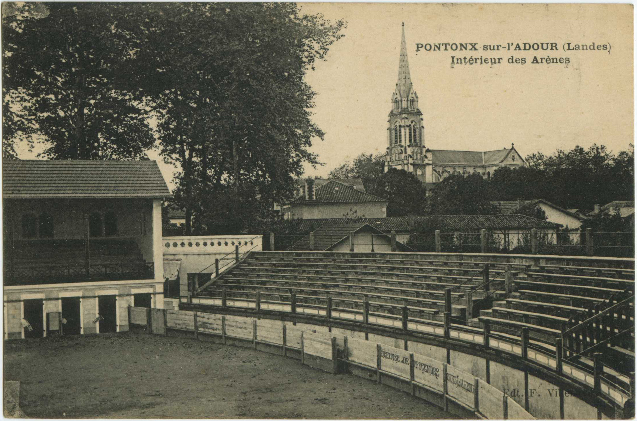 Pontonx-sur-l'Adour - Intérieur des Arènes