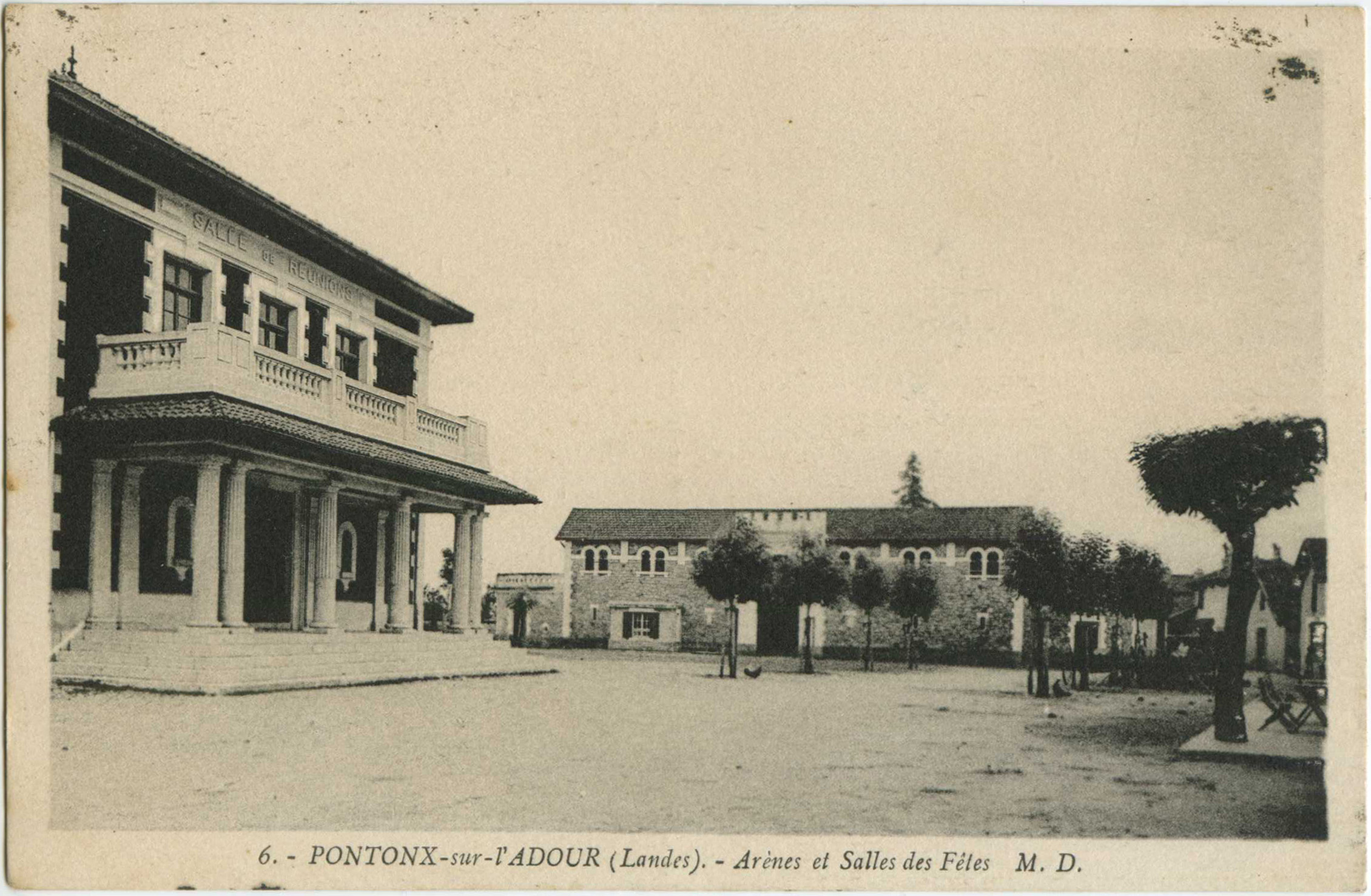 Pontonx-sur-l'Adour - Arènes et Salles des Fêtes