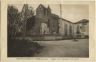 Carte postale ancienne - Sainte-Marie-de-Gosse - L'église et le monument aux morts
