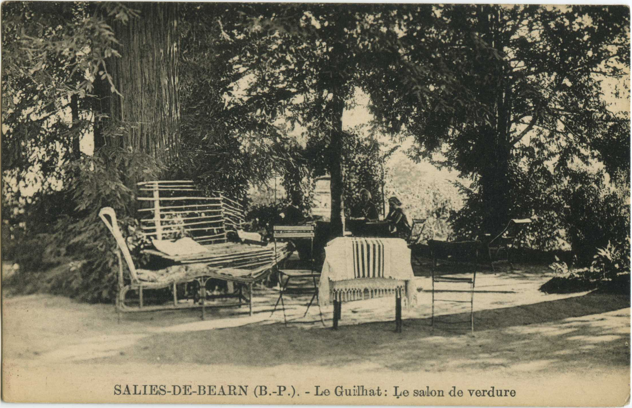 Salies-de-Béarn - Le Guilhat: Le salon de verdure