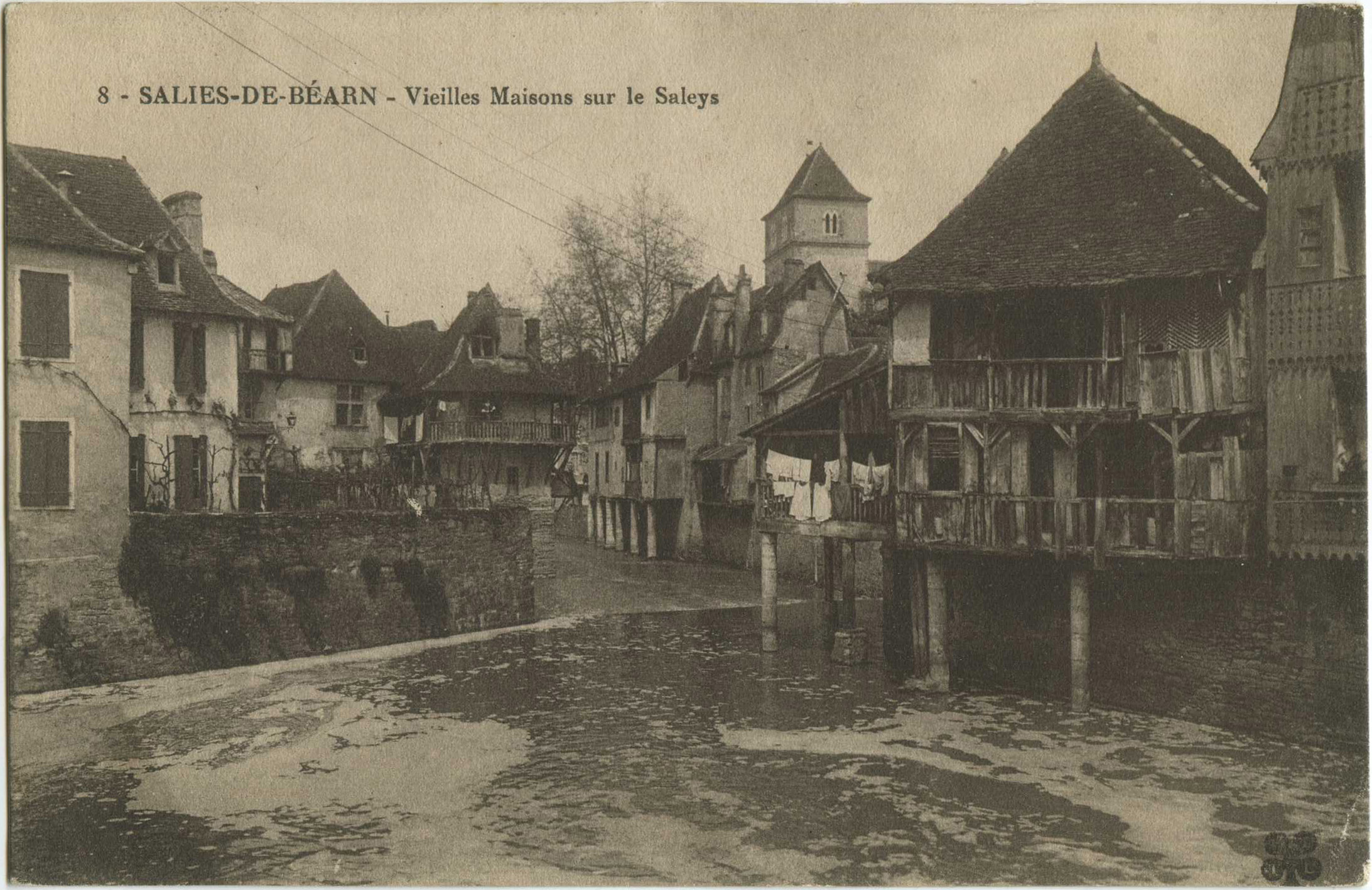 Salies-de-Béarn - Vieilles Maisons sur le Saleys