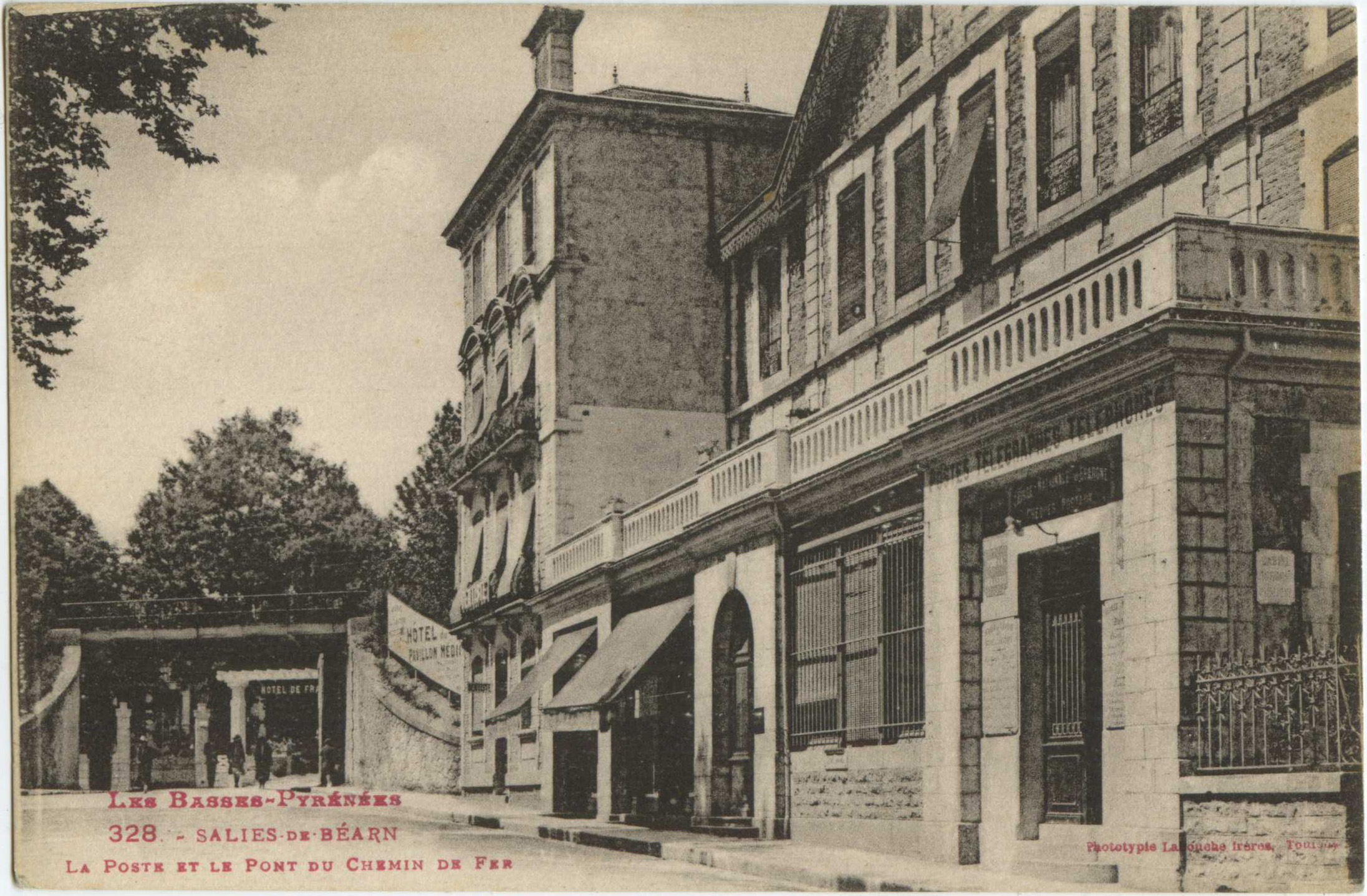 Salies-de-Béarn - La Poste et le Pont du Chemin de Fer