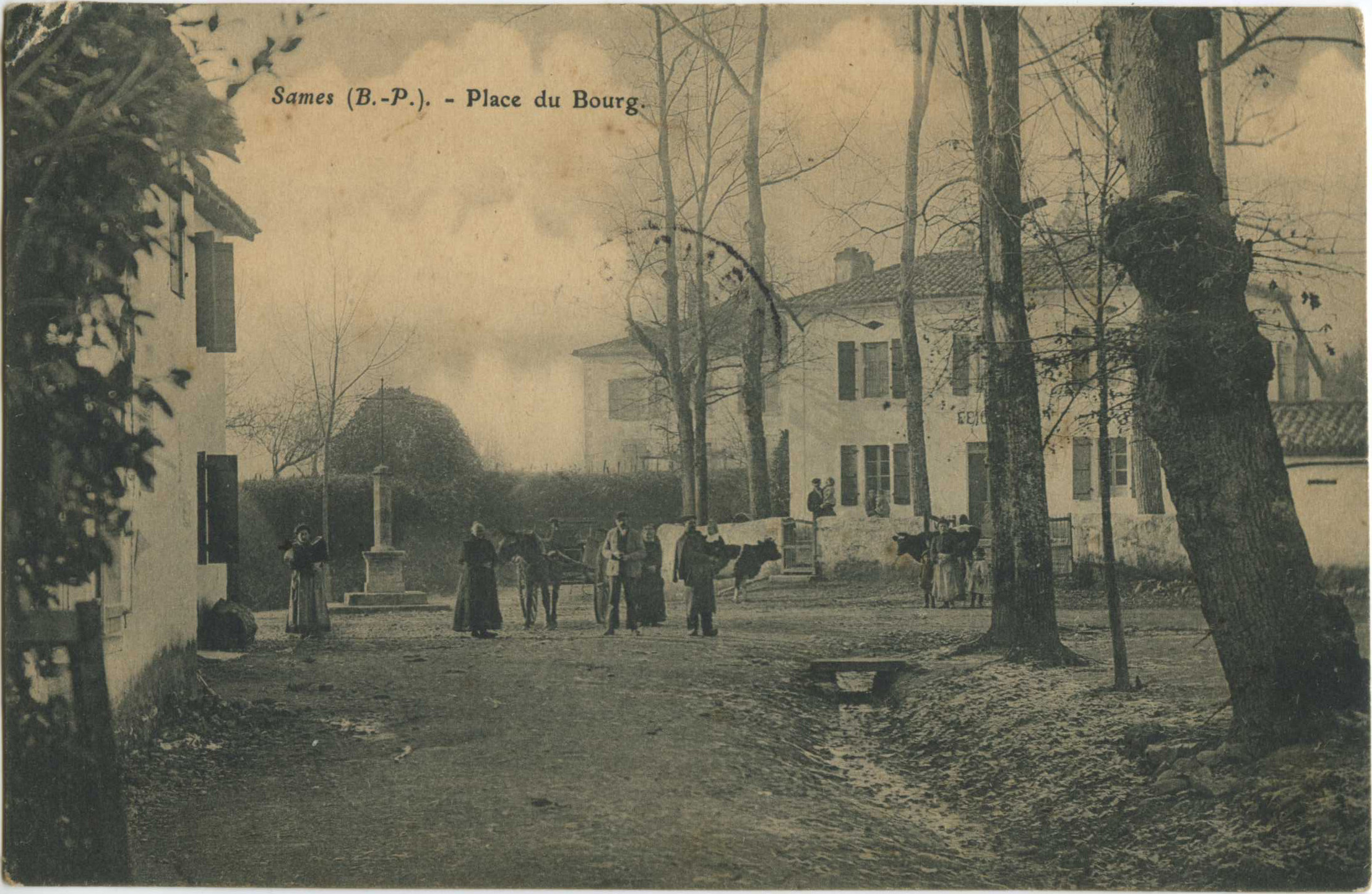 Sames - Place du Bourg.