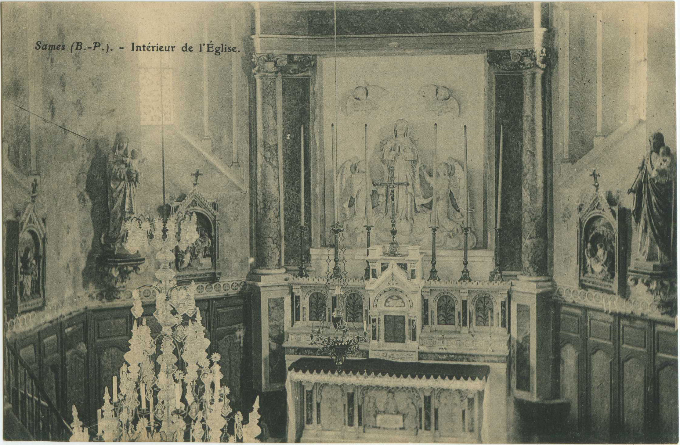 Sames - Intérieur de l'Église.