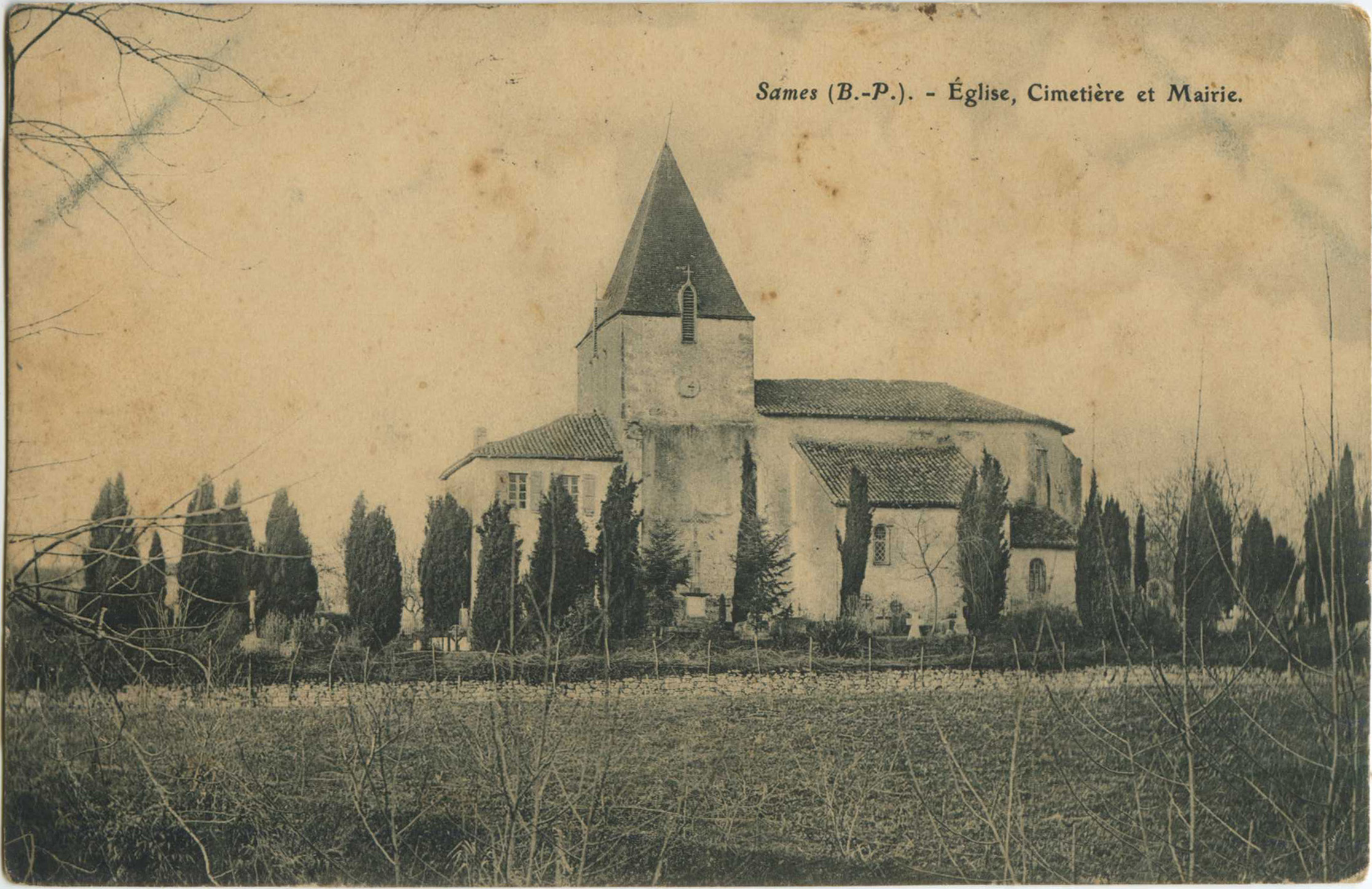 Sames - Église, Cimetière et Mairie.