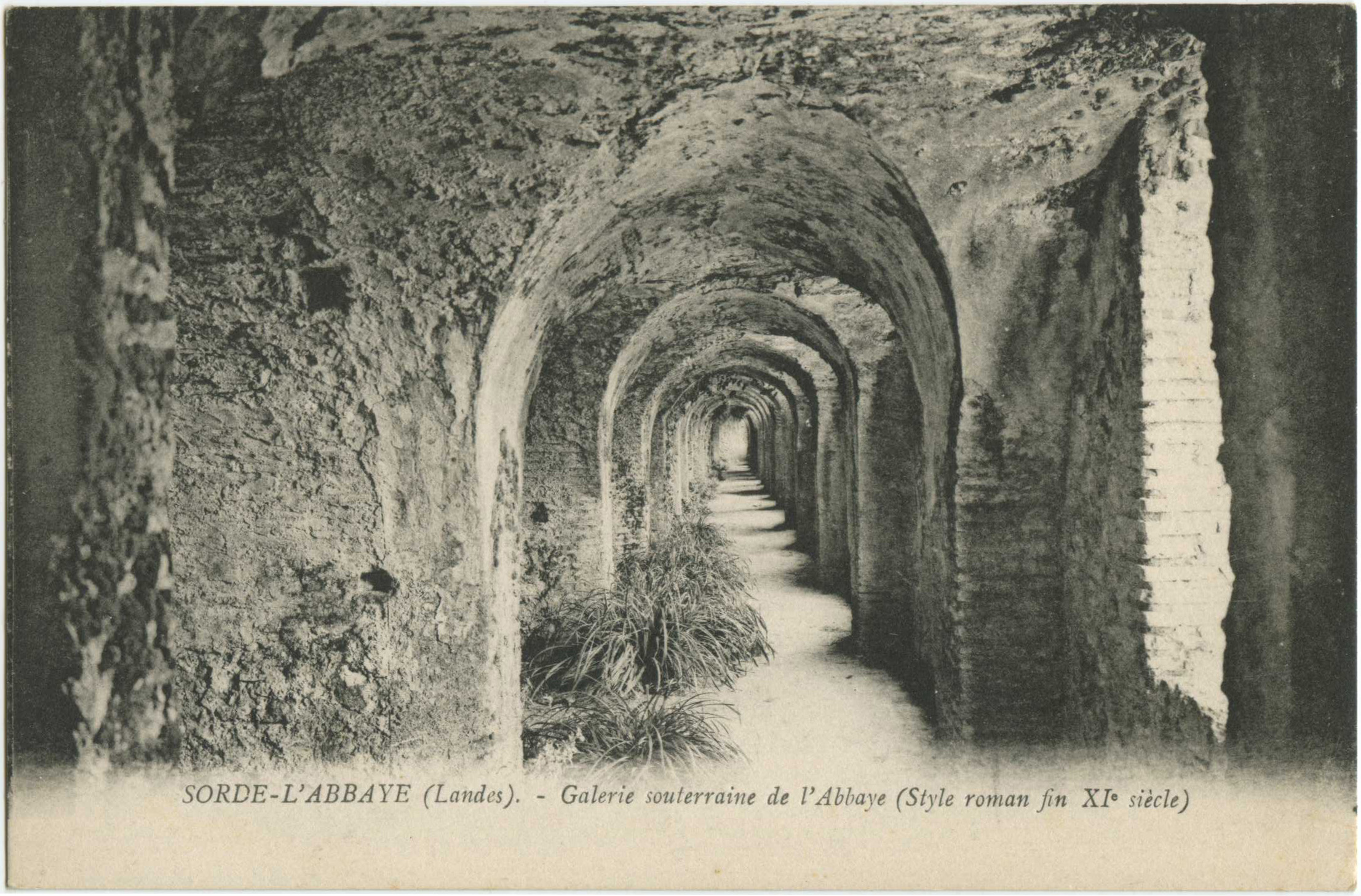 Sorde-l'Abbaye - Galerie souterraine de l'Abbaye (Style roman fin XI<sup>e</sup> siècle)