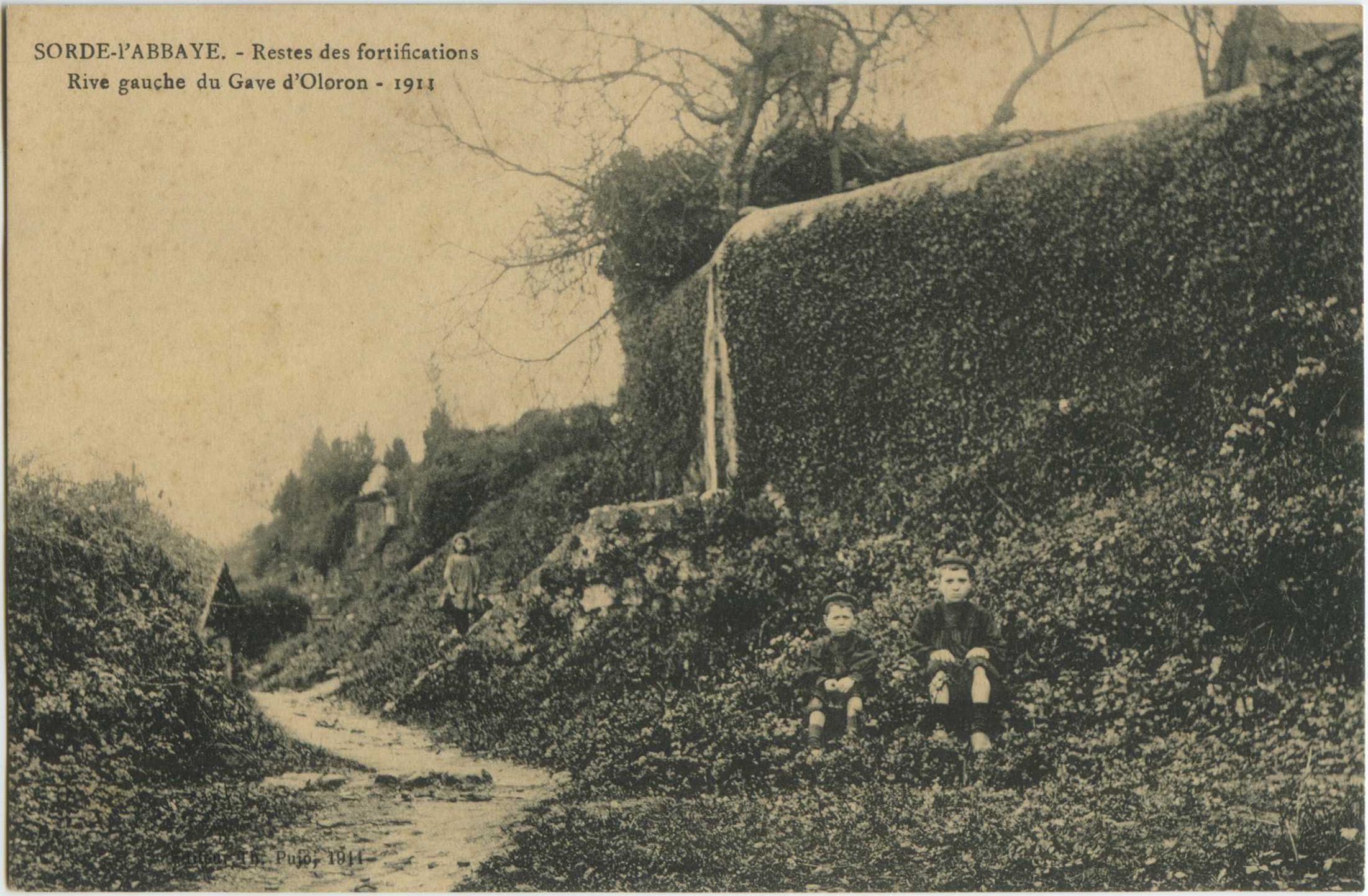 Sorde-l'Abbaye - Restes des fortifications - Rive gauche du Gave d'Oloron - 1911
