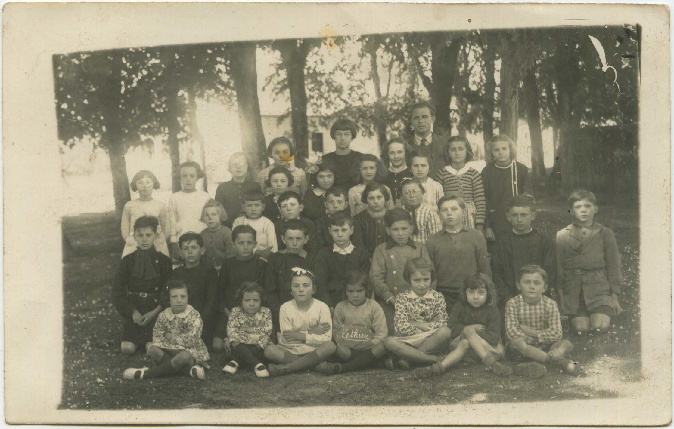 T&eacute;thieu - Ecole communale - photo de classe (ann&eacute;es 40)
